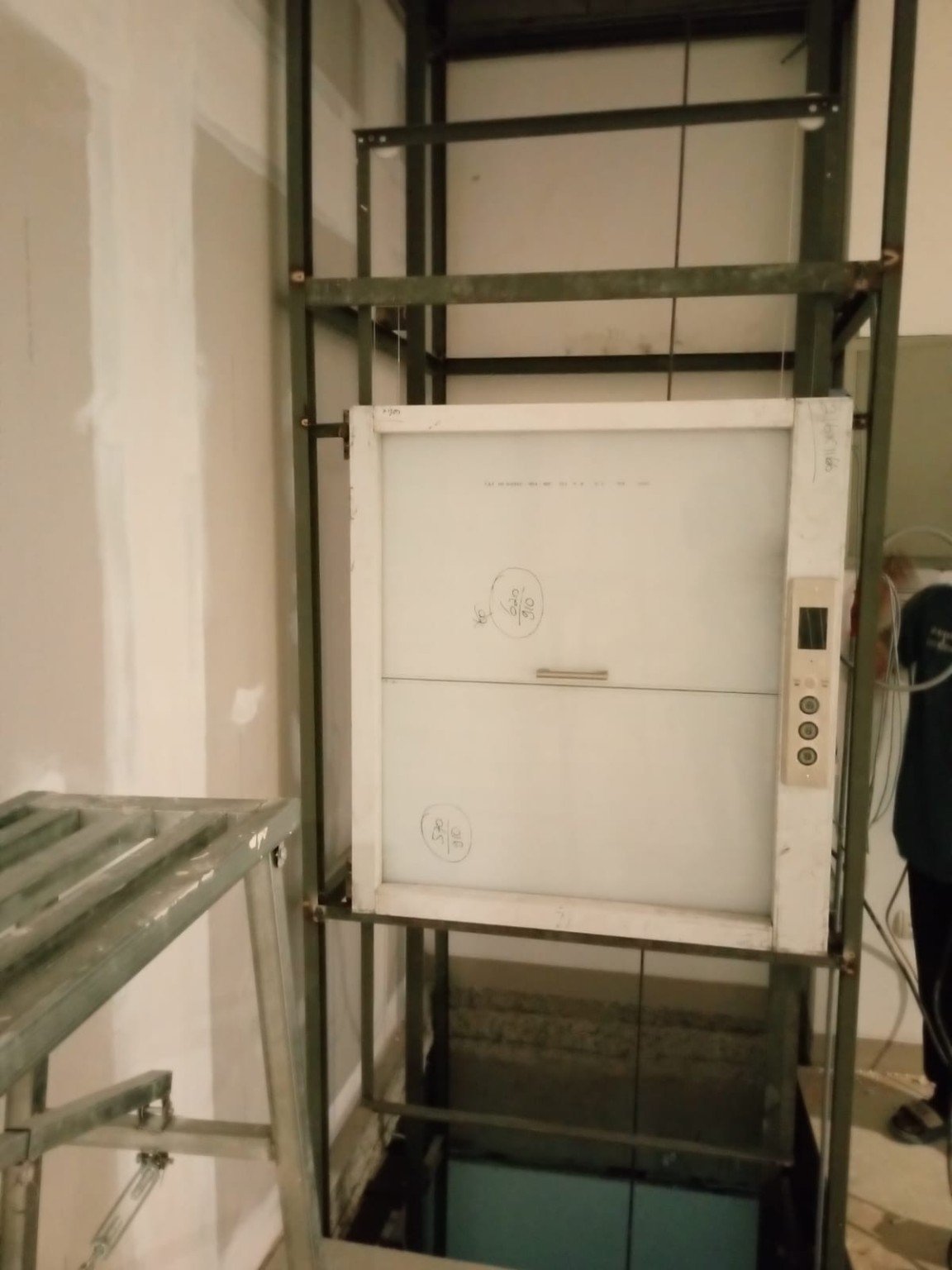 Instalasi Kabin Lift