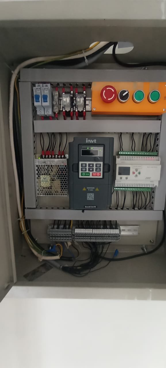 Panel kontrol dan penggerak